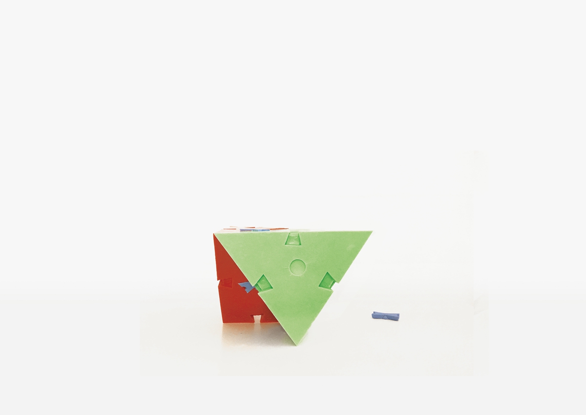 “Butterfly Clasp”- single building block design