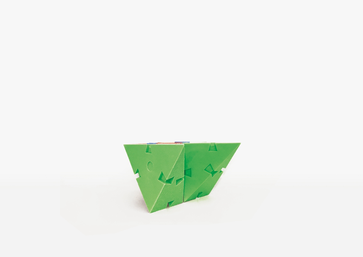 “Butterfly Clasp”- single building block design